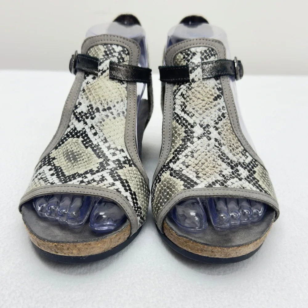 Naot Fiona Snakeskin Wedge Sandals Adjustable Buckle Cork Footbed Size 36/5.5
